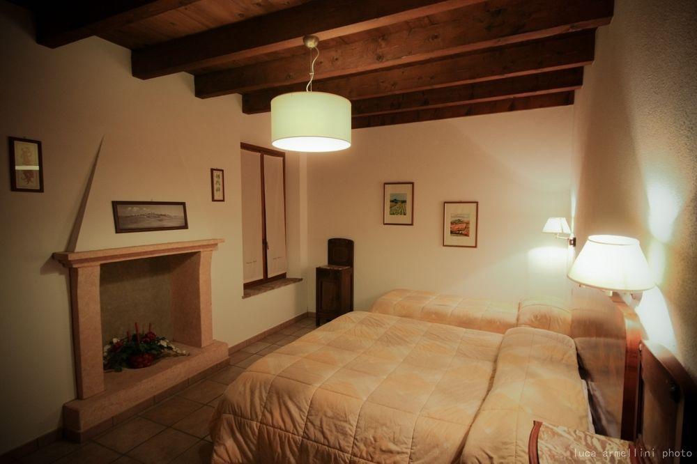 דירות וולטה מנטובנה Agriturismo Cascina Boschi מראה חיצוני תמונה