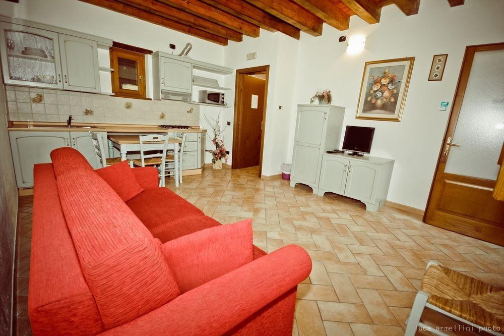דירות וולטה מנטובנה Agriturismo Cascina Boschi מראה חיצוני תמונה