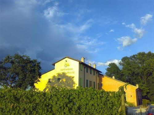 דירות וולטה מנטובנה Agriturismo Cascina Boschi מראה חיצוני תמונה